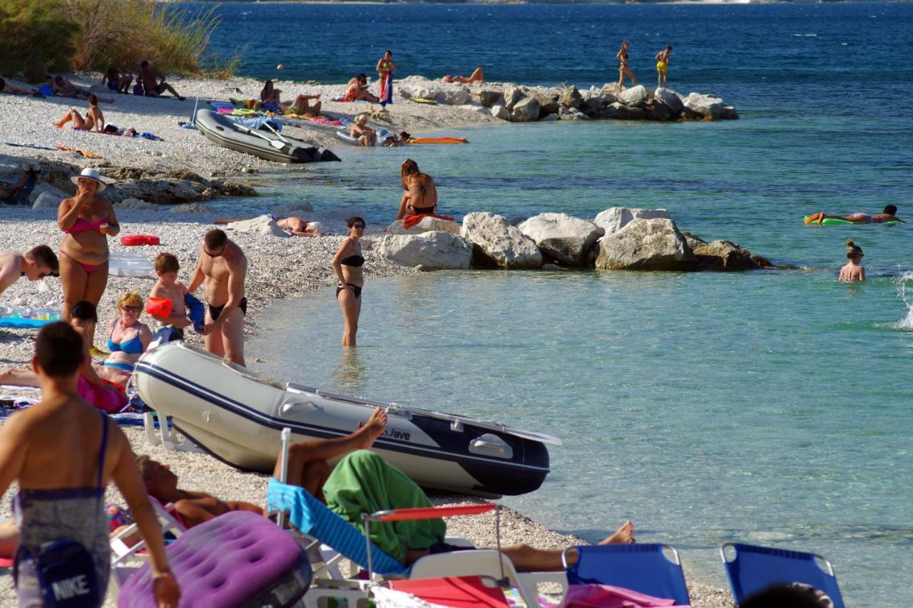 Apartments By The Sea Slatine, Ciovo - 14158 Buitenkant foto