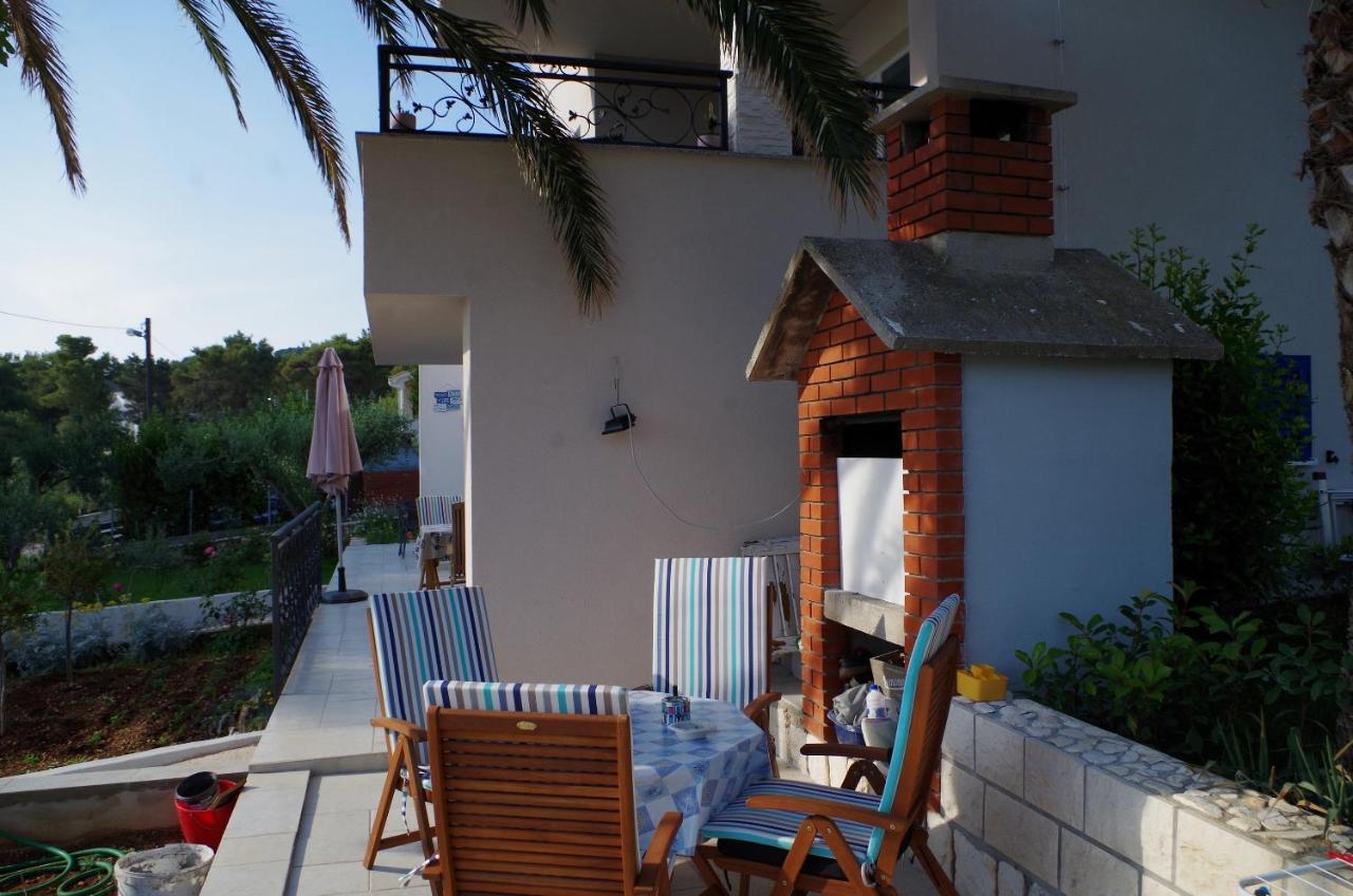 Apartments By The Sea Slatine, Ciovo - 14158 Buitenkant foto