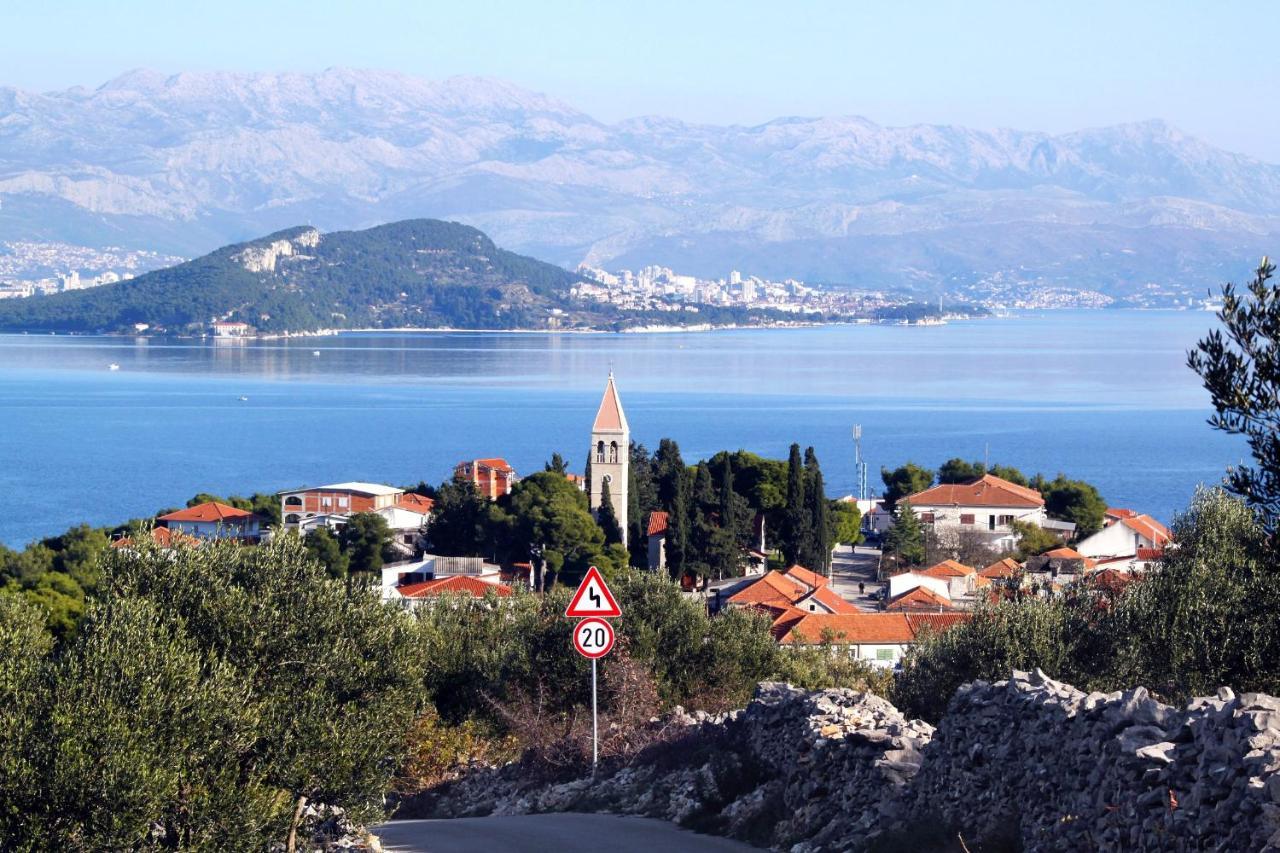 Apartments By The Sea Slatine, Ciovo - 14158 Buitenkant foto