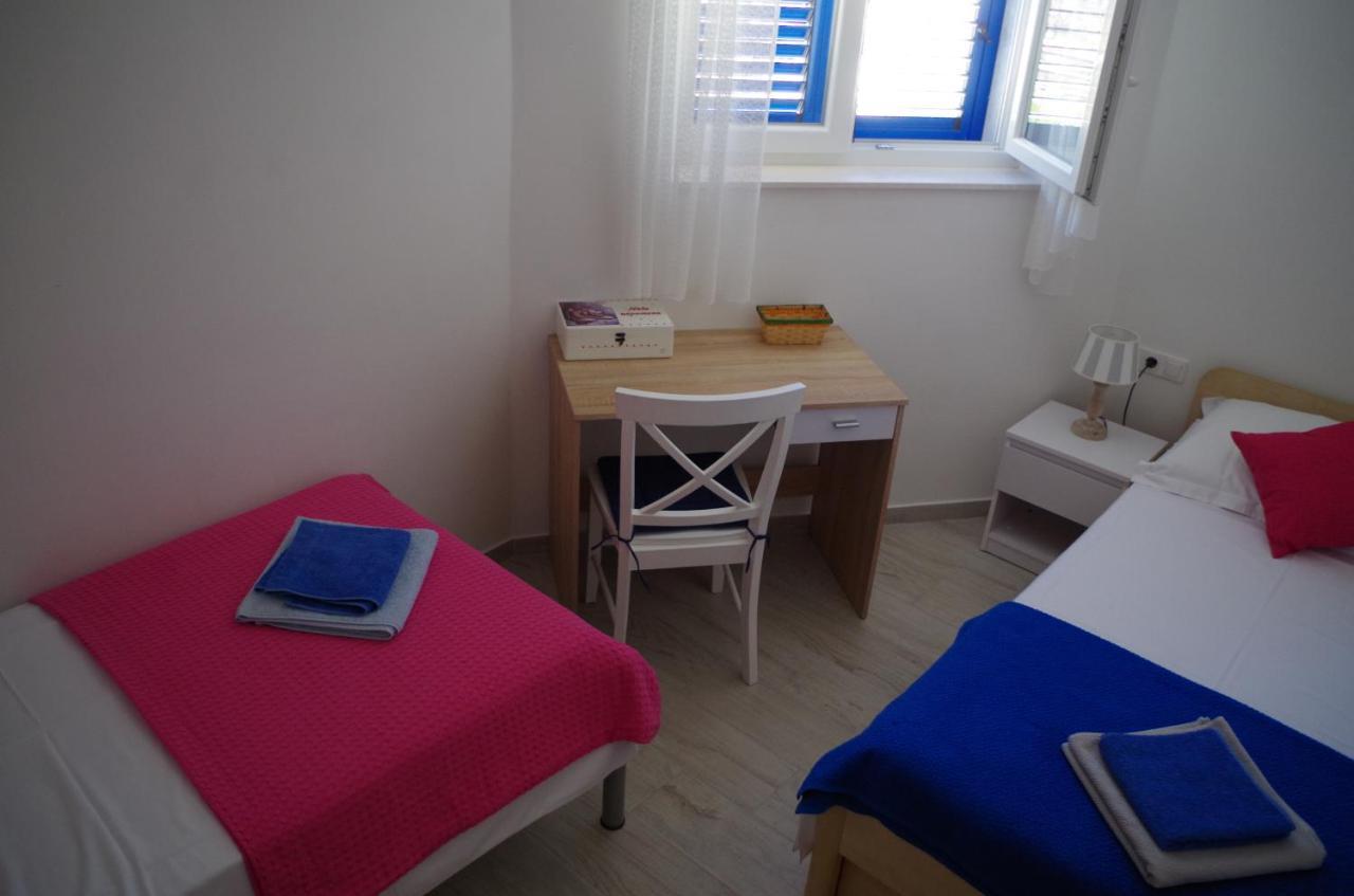 Apartments By The Sea Slatine, Ciovo - 14158 Buitenkant foto