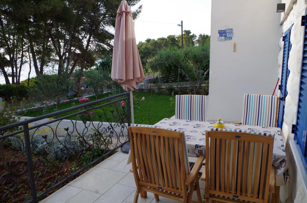 Apartments By The Sea Slatine, Ciovo - 14158 Buitenkant foto