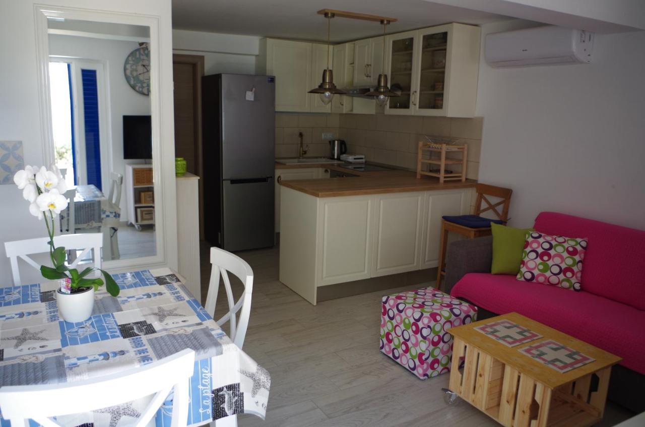 Apartments By The Sea Slatine, Ciovo - 14158 Buitenkant foto